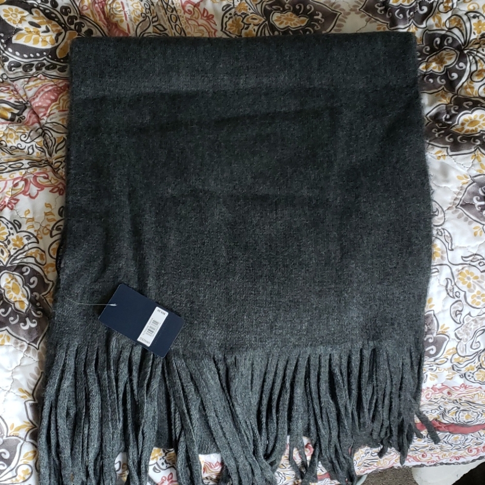 Grey fringe wrap